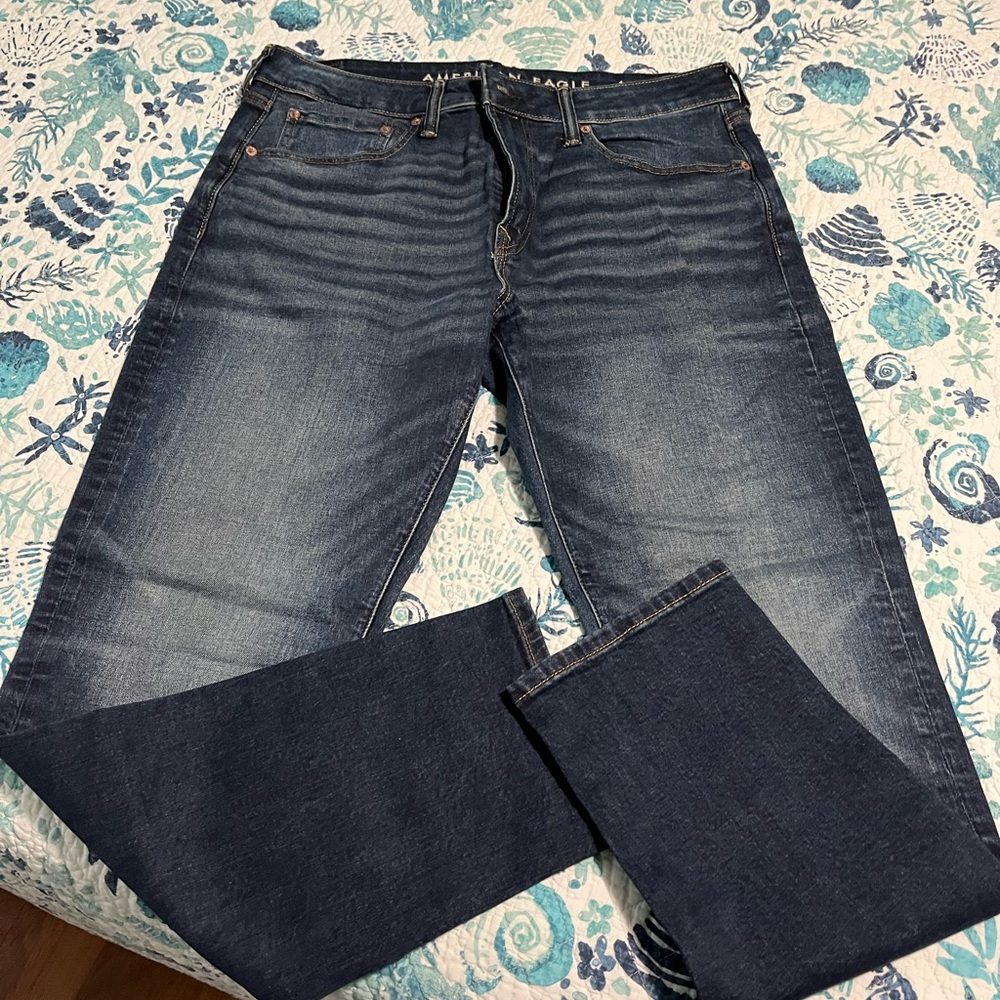 Men’s brand new without tags never worn American Eagle athletic fit jeans.